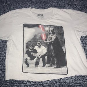 3/10 !! Medium Star Wars Crop. Good As New.